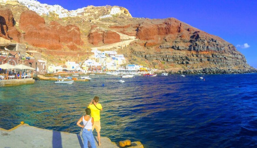 Santorini: A Three-Colour Palette